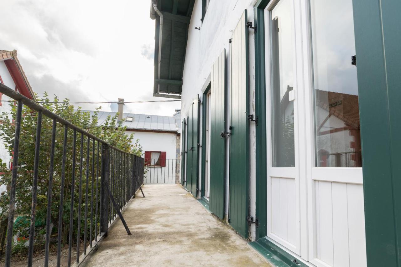 Lorentx Aterpea Burguete Exterior photo